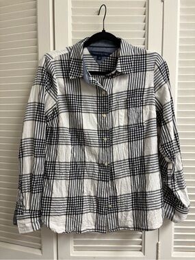 Tommy Hilfiger Women’s Black & White Plaid Button-Down Shirt